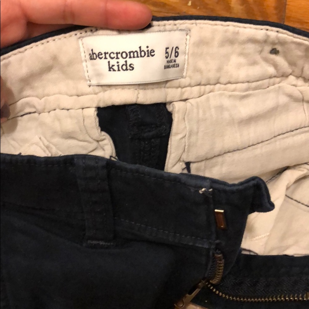 Shorts - Picture 3 of 4